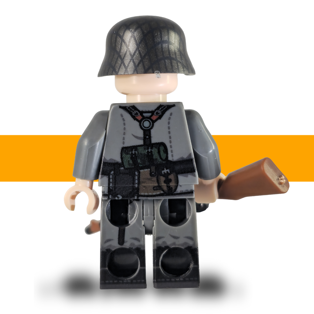 Herman_the_German_Rifleman_-Lego-Army-Scots-Plastic_Back