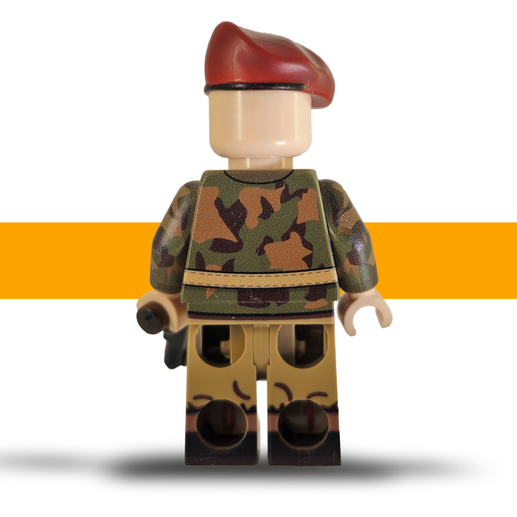 Maj_Gen_Roy_Urquhart_Parachute_Regiment_Minifigure_Lego_Army_Scots_Plastic_Back