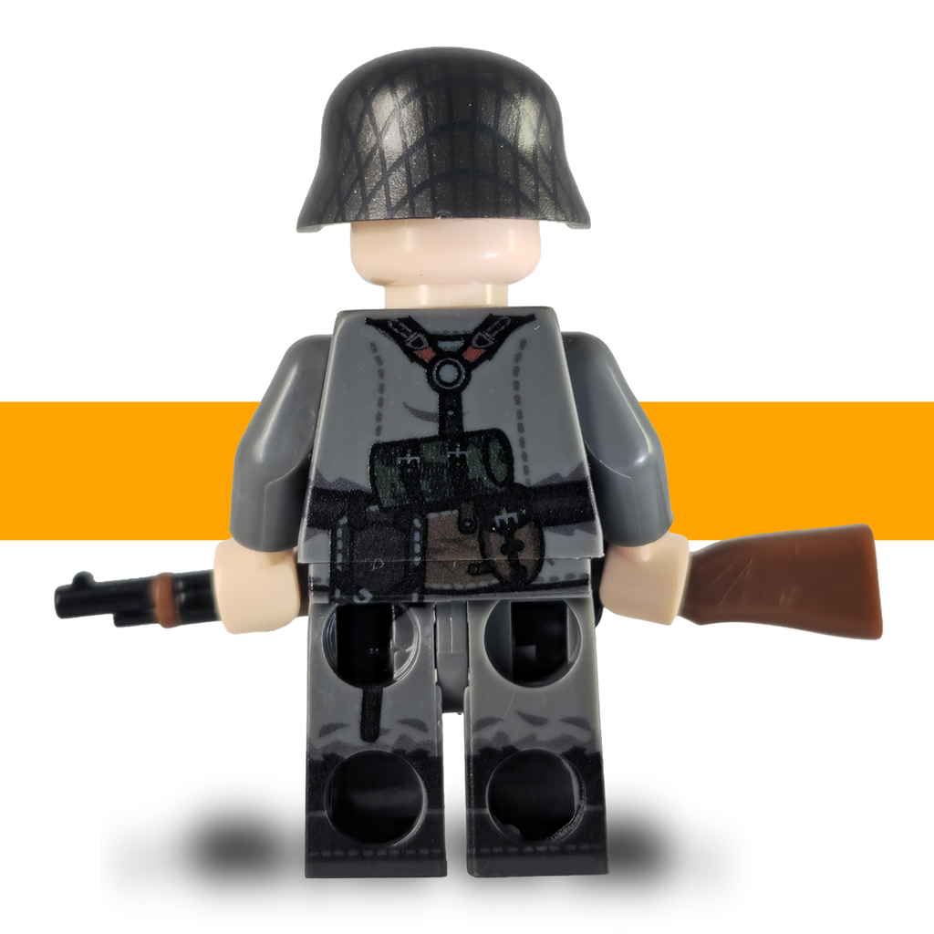 Schindler_The_Swindler_-Lego-Army-Scots-Plastic_Back