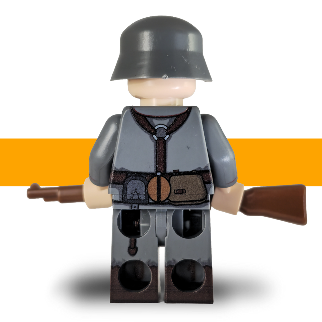 WW1_German_Minifigure_Rifleman_Lego Army Scots Plastic back