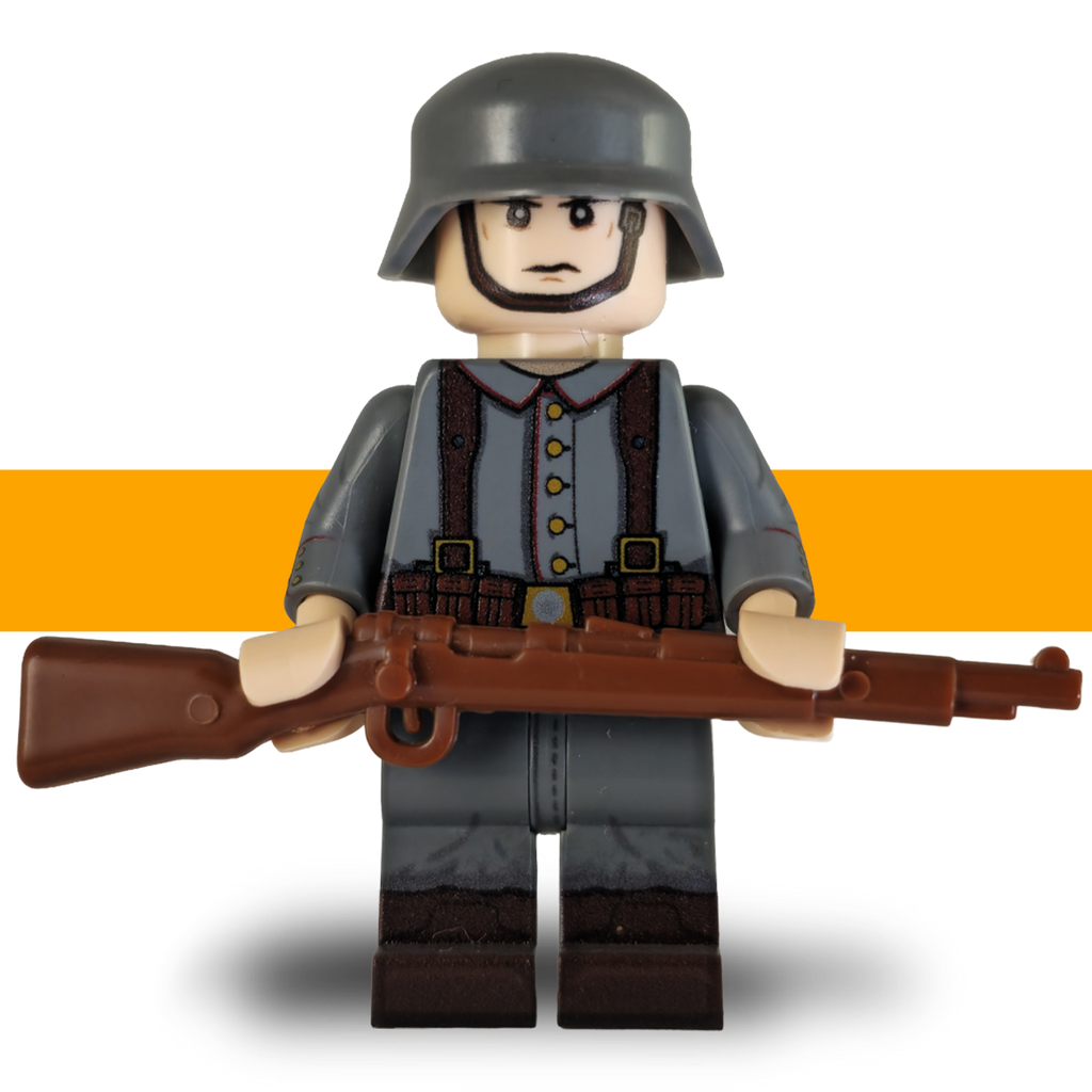 WW1_German_Minifigure_Rifleman_Lego Army Scots Plastic Front  b